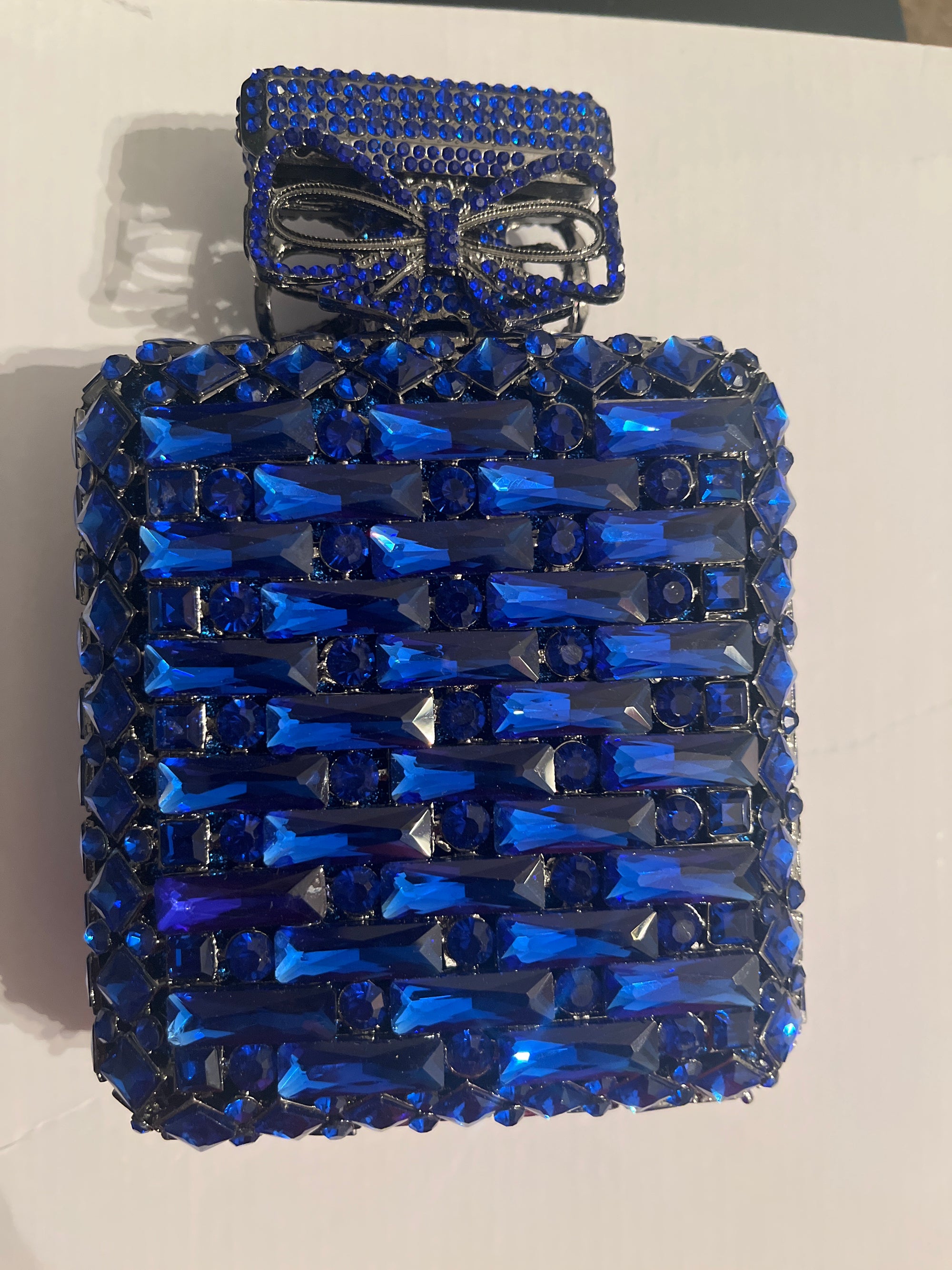 Emerald Elegance Perfume Bottle Clutch – Crystal Luxe Evening Bag | Ravishing Beauties