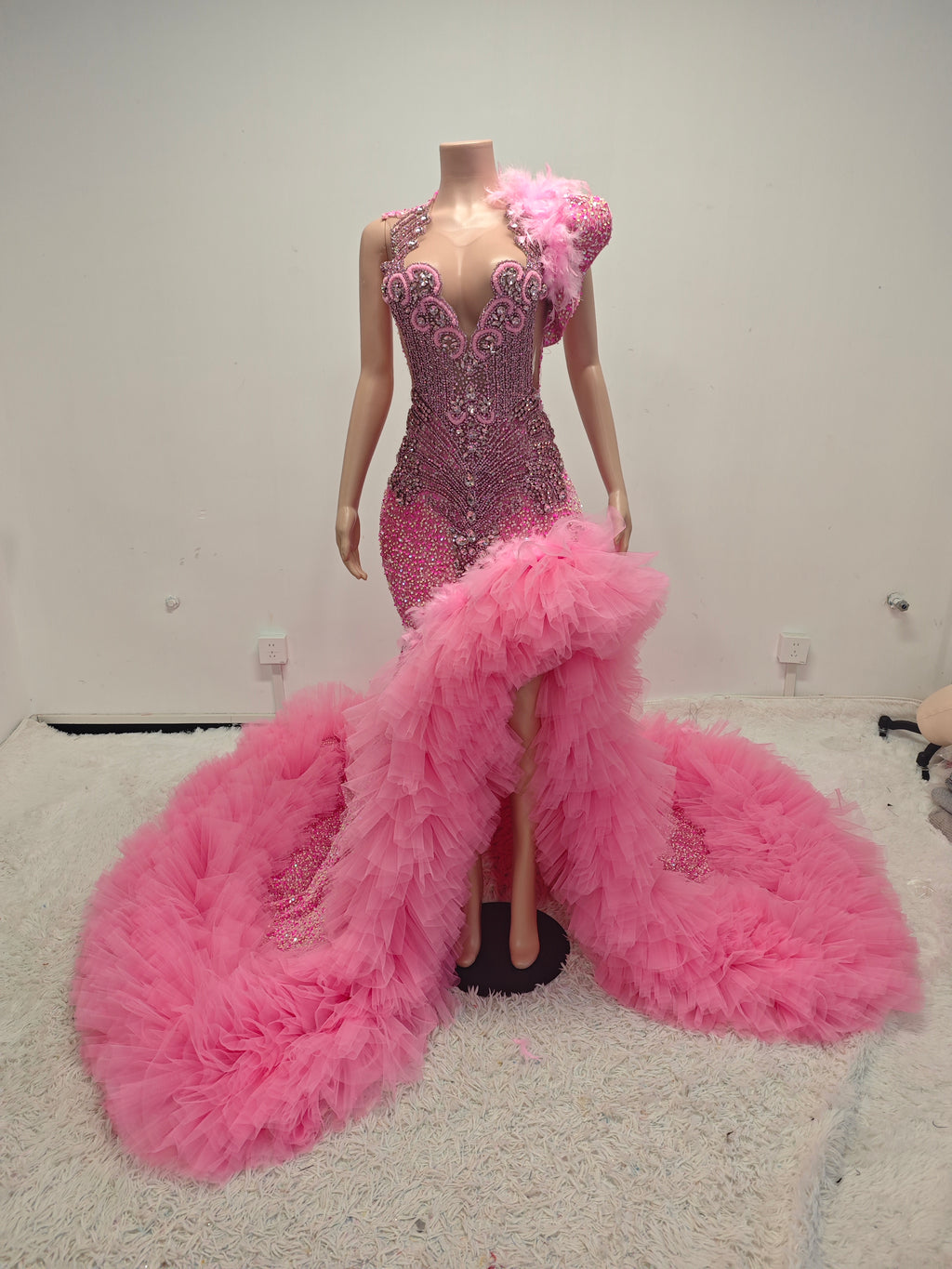 Pink Fantasy Feathered Gown – Crystal Embellished Mermaid Dress with Dramatic Train